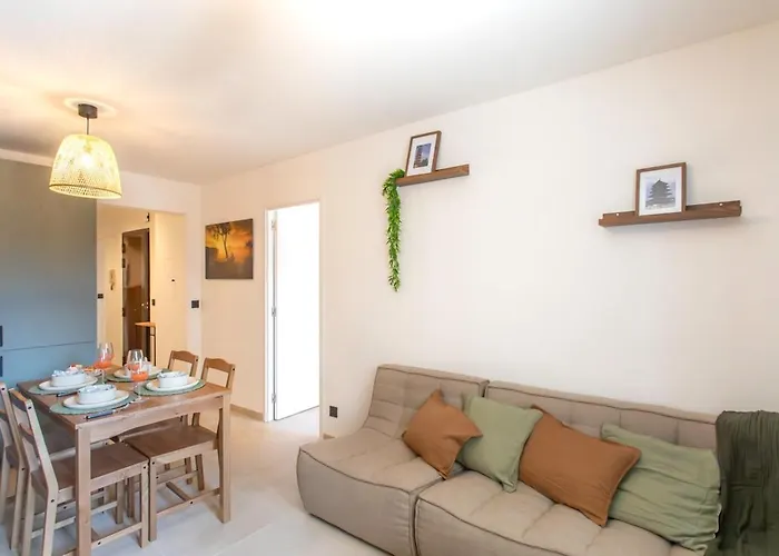 #41 Flat For 6, 3 Bdrs Parking Wifi 5Mins Walk Tram T1