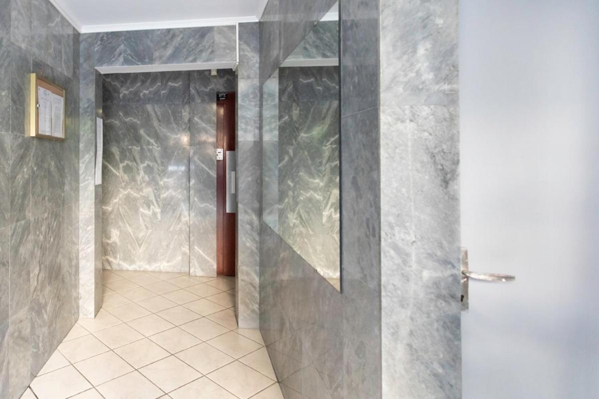 #41 Flat For 6, 3 Bdrs Parking Wifi 5mins Walk Tram T1 Appartamento