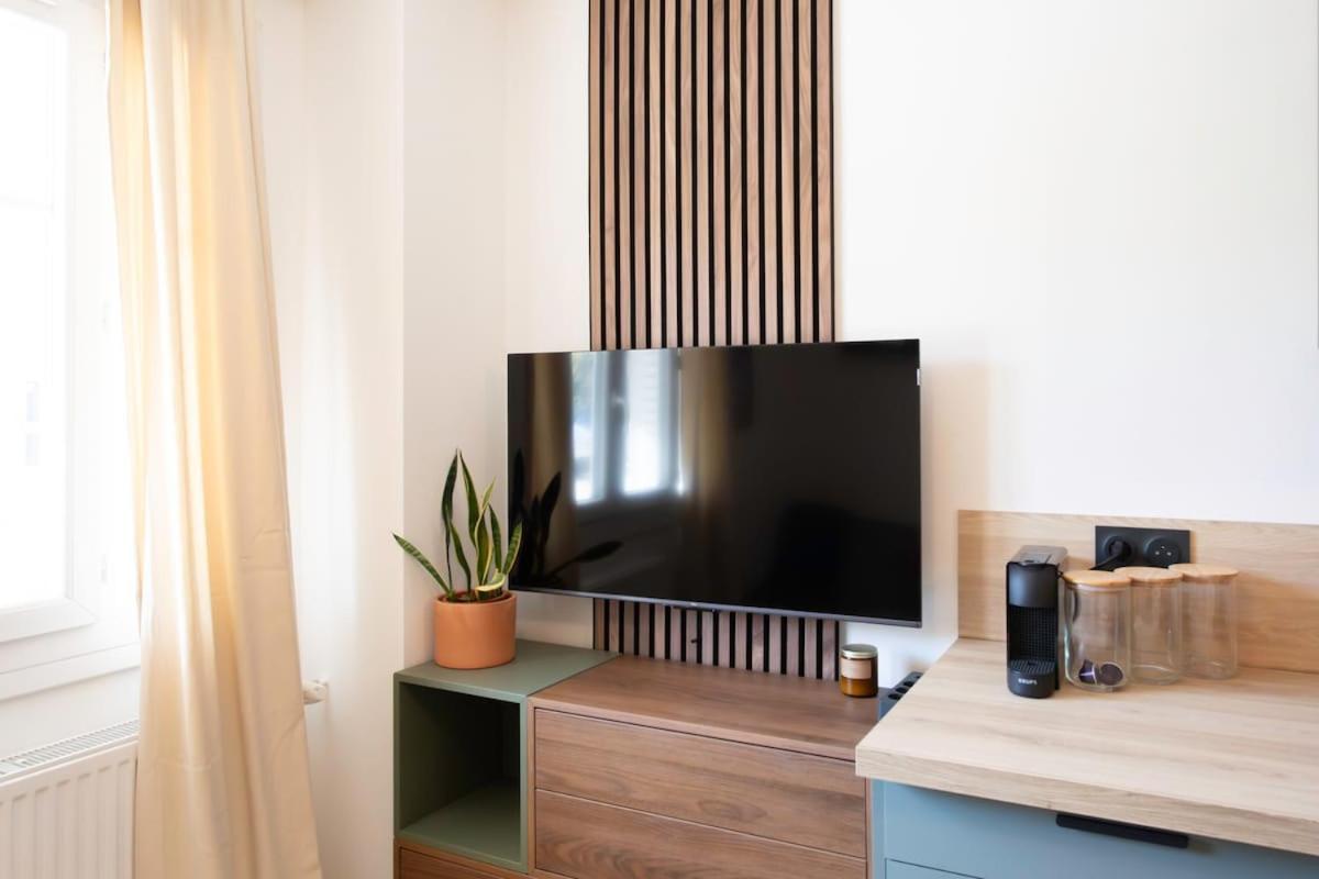 Appartamento #41 Flat For 6, 3 Bdrs Parking Wifi 5mins Walk Tram T1 Nizza