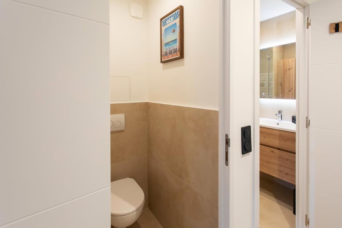 Appartamento #41 Flat For 6, 3 Bdrs Parking Wifi 5mins Walk Tram T1 Nizza