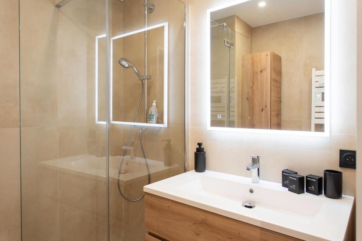 #41 Flat For 6, 3 Bdrs Parking Wifi 5mins Walk Tram T1 *